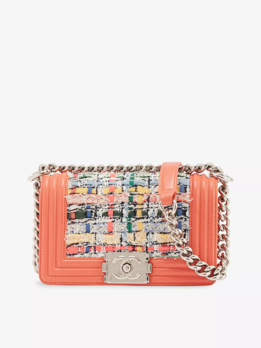 THIS OLD THING LONDON Pre-loved Chanel Camera shoulder bag