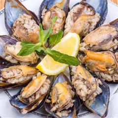Turkish Midye Dolma (Stuffed Mussels)